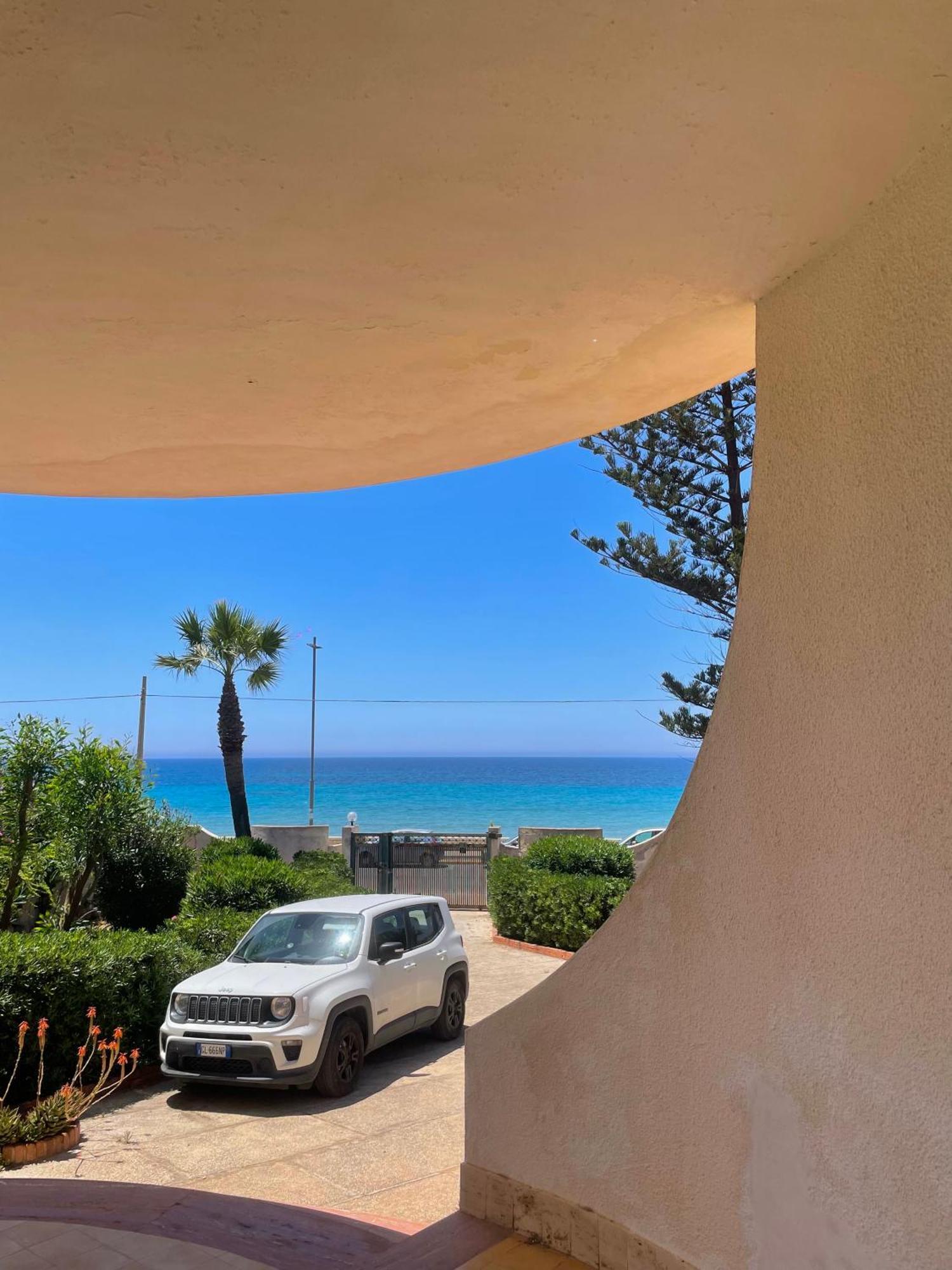 {Beach-House } Villa Mare Fuori マツァーラ・デル・ヴァッロ エクステリア 写真