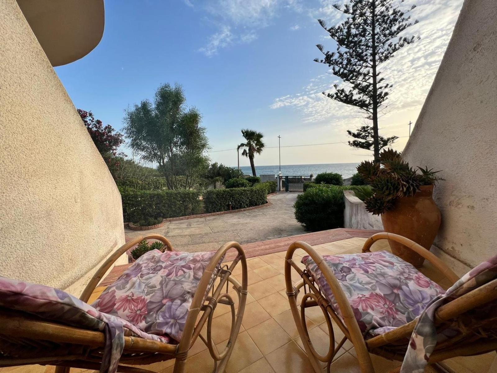{Beach-House } Villa Mare Fuori マツァーラ・デル・ヴァッロ エクステリア 写真