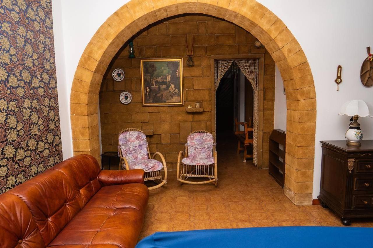 {Beach-House } Villa Mare Fuori マツァーラ・デル・ヴァッロ エクステリア 写真