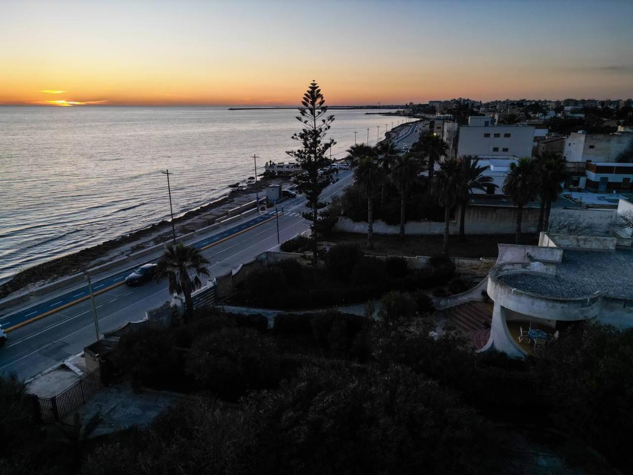 {Beach-House } Villa Mare Fuori マツァーラ・デル・ヴァッロ エクステリア 写真