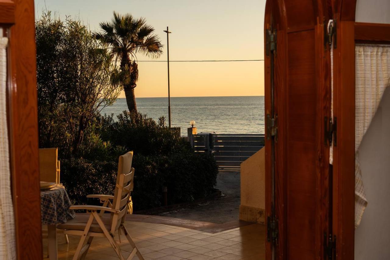 {Beach-House } Villa Mare Fuori マツァーラ・デル・ヴァッロ エクステリア 写真