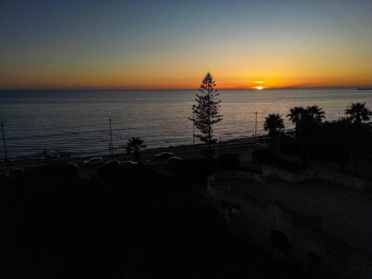 {Beach-House } Villa Mare Fuori マツァーラ・デル・ヴァッロ エクステリア 写真