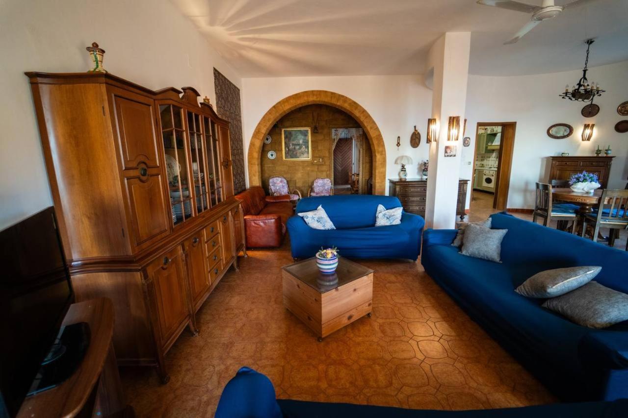 {Beach-House } Villa Mare Fuori マツァーラ・デル・ヴァッロ エクステリア 写真