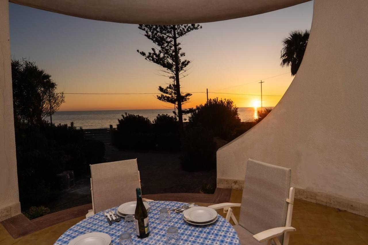{Beach-House } Villa Mare Fuori マツァーラ・デル・ヴァッロ エクステリア 写真