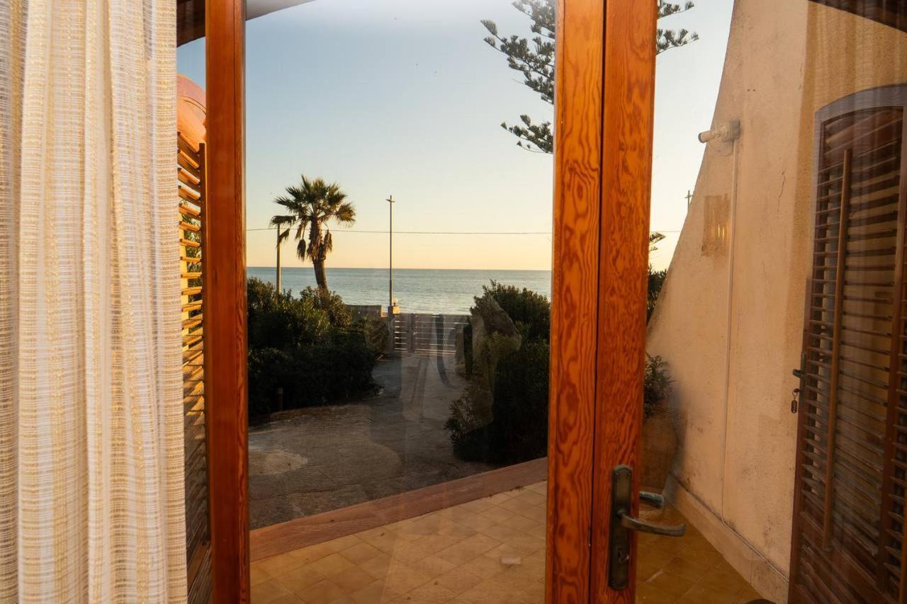 {Beach-House } Villa Mare Fuori マツァーラ・デル・ヴァッロ エクステリア 写真